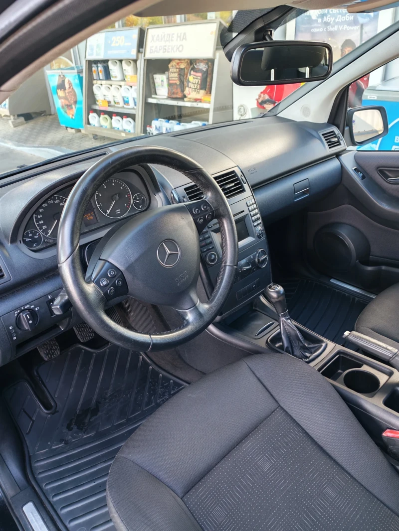 Mercedes-Benz A 160 Нов внос от Германия. Един собственик, обслужен., снимка 8 - Автомобили и джипове - 51956694