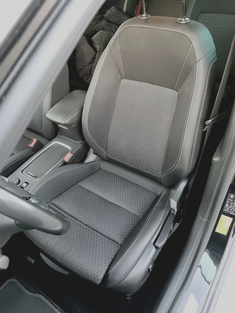 Opel Astra 1.6 CDTI* * 143.000км* * ВСИЧКИ ЕКСТРИ ЗА МОДЕЛА, снимка 8 - Автомобили и джипове - 52998489