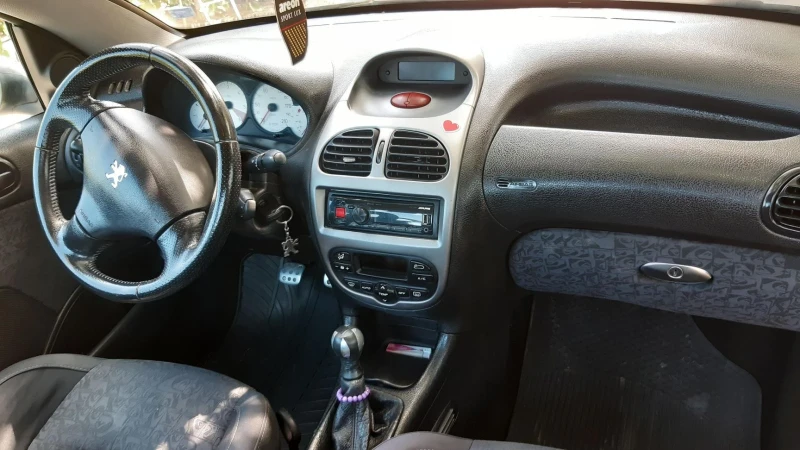 Peugeot 206, снимка 5 - Автомобили и джипове - 53087315