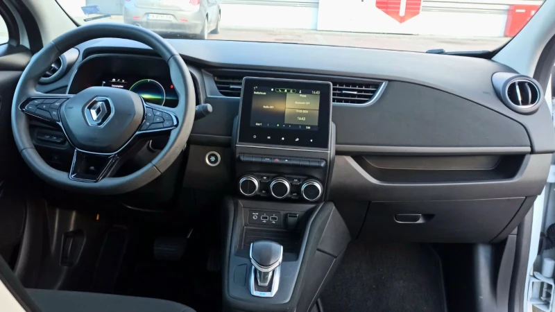 Renault Zoe Z.E. 50, снимка 16 - Автомобили и джипове - 53534085
