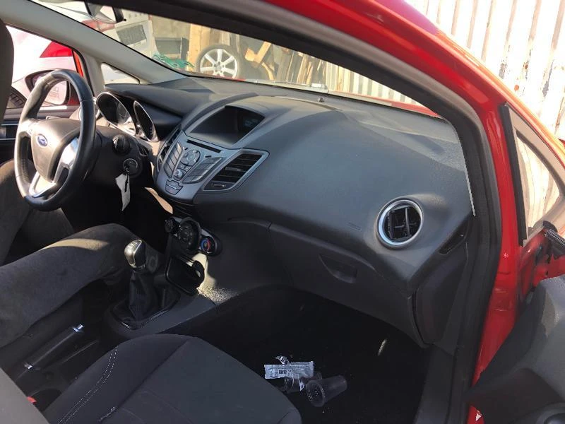 Ford Fiesta 1.2i, снимка 6 - Автомобили и джипове - 14383940