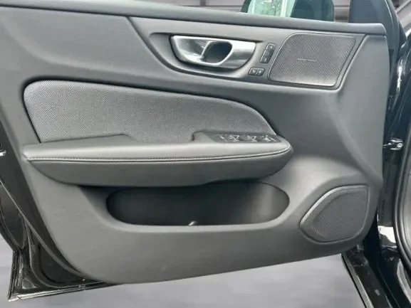 Volvo V60 B4 = Plus Dark = Гаранция - изображение 4