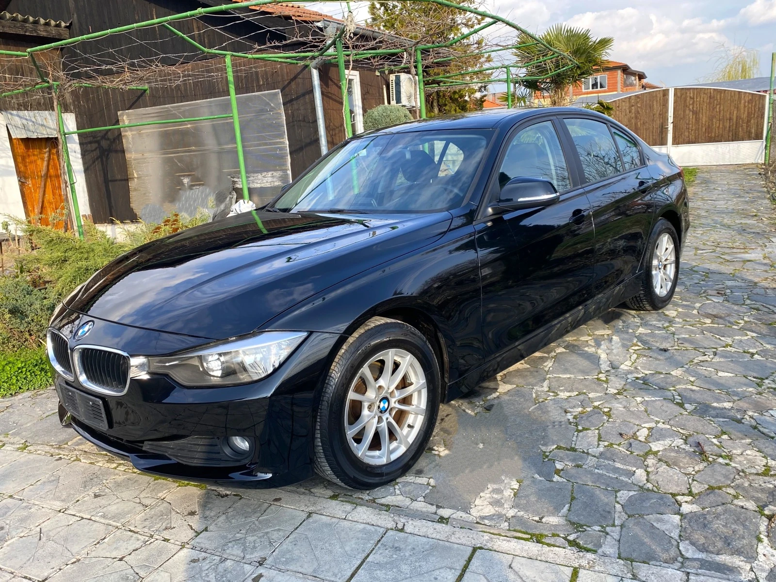 BMW 318 d 2.0d Automatic, снимка 1