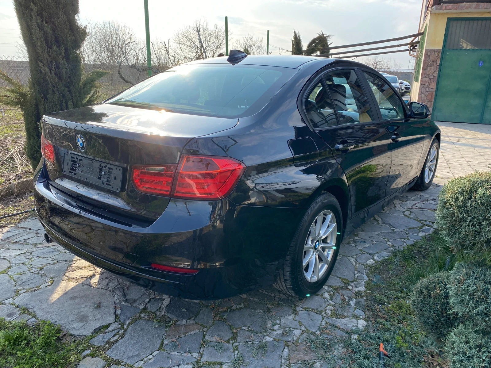 BMW 318 d 2.0d Automatic - изображение 6