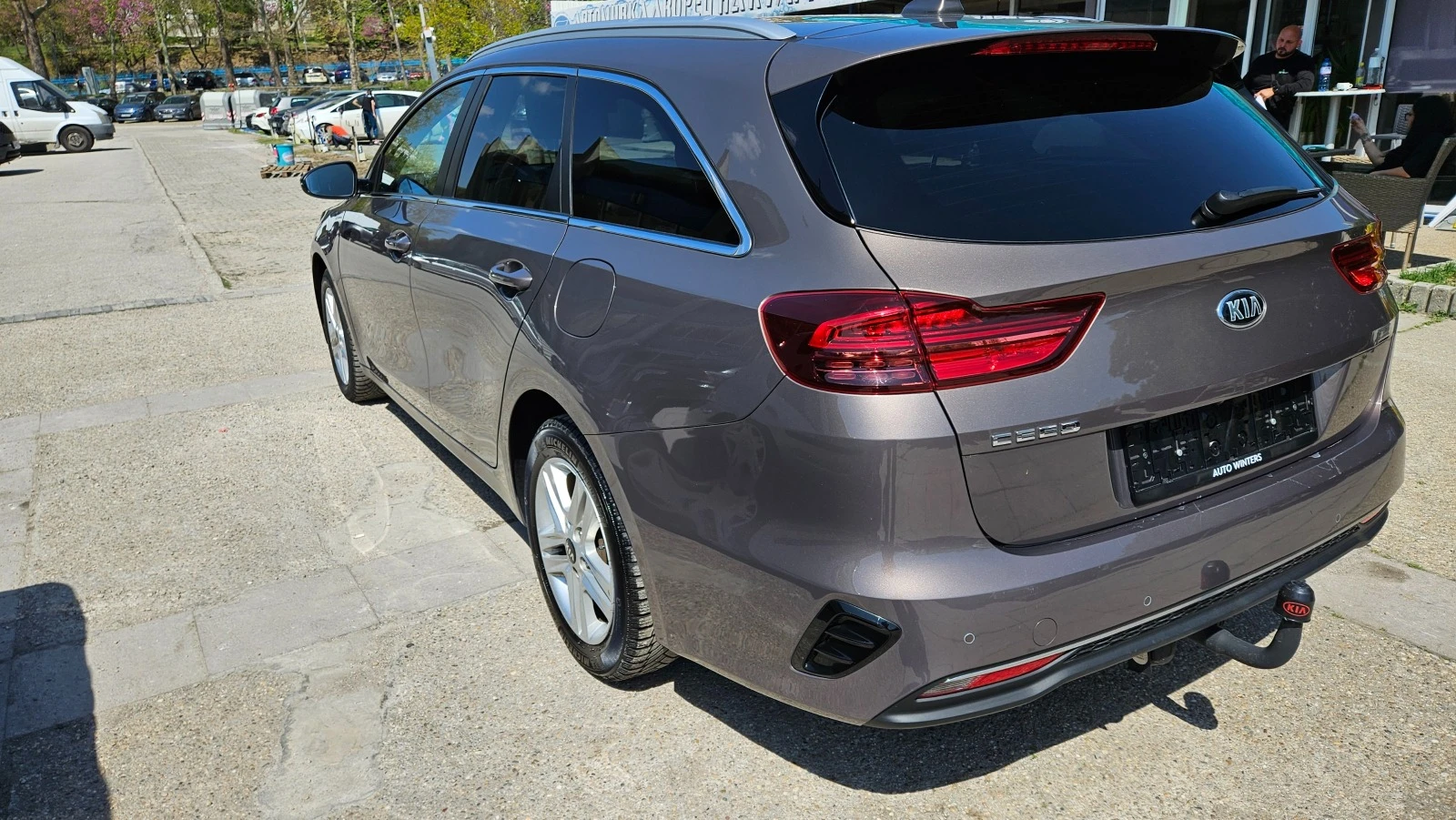 Kia Ceed SW 1.0 T-GDI - изображение 3