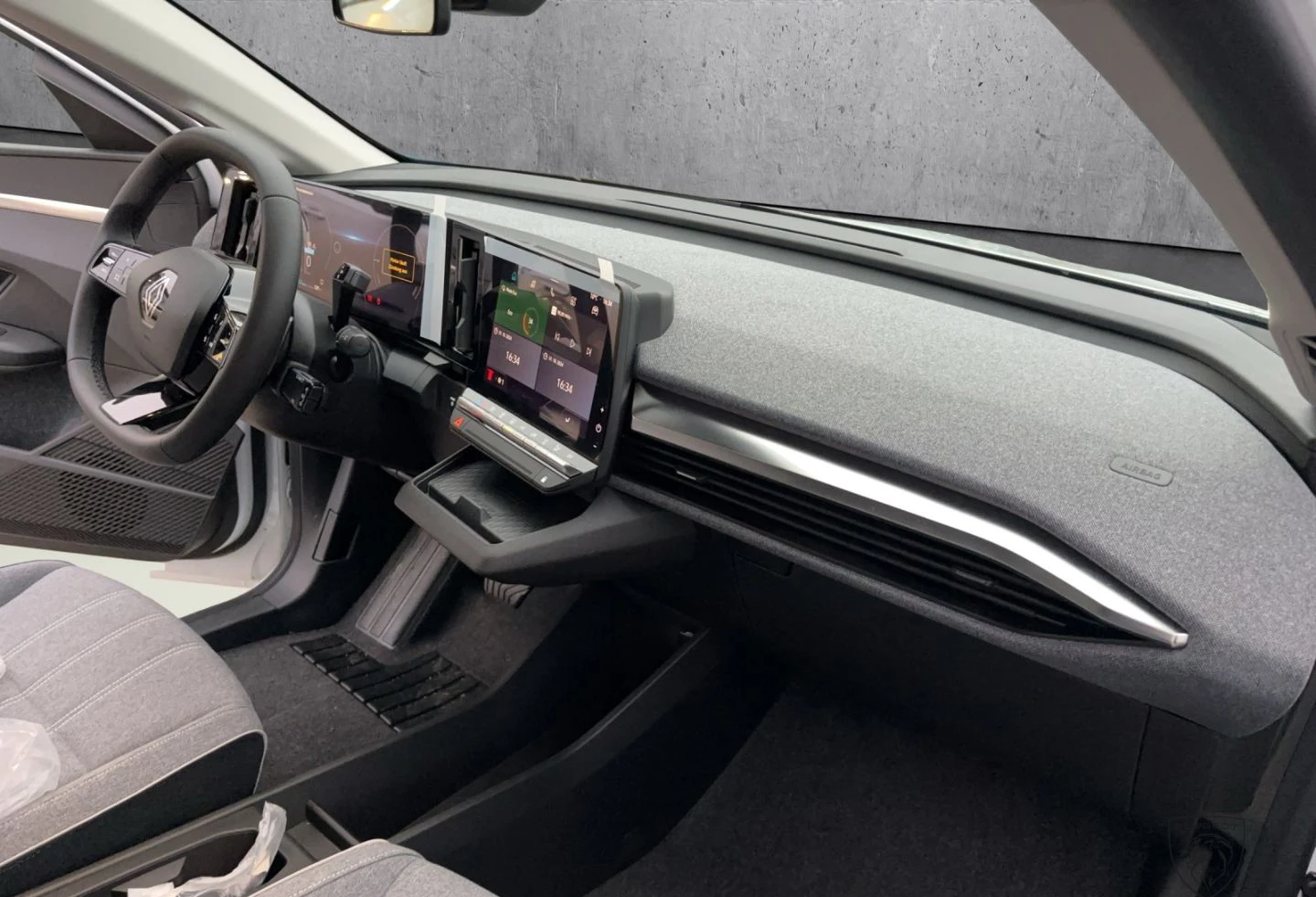 Renault Megane /E-TECH/220HP/EV60/NAVI/LED/AMBI/NAVI/KLESS/318v | Mobile.bg   12