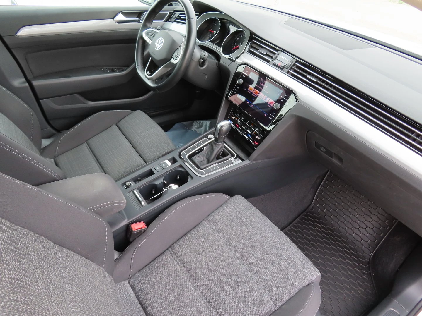 VW Passat Business 2.0 TDI SCR DSG | Mobile.bg � ����������� 6