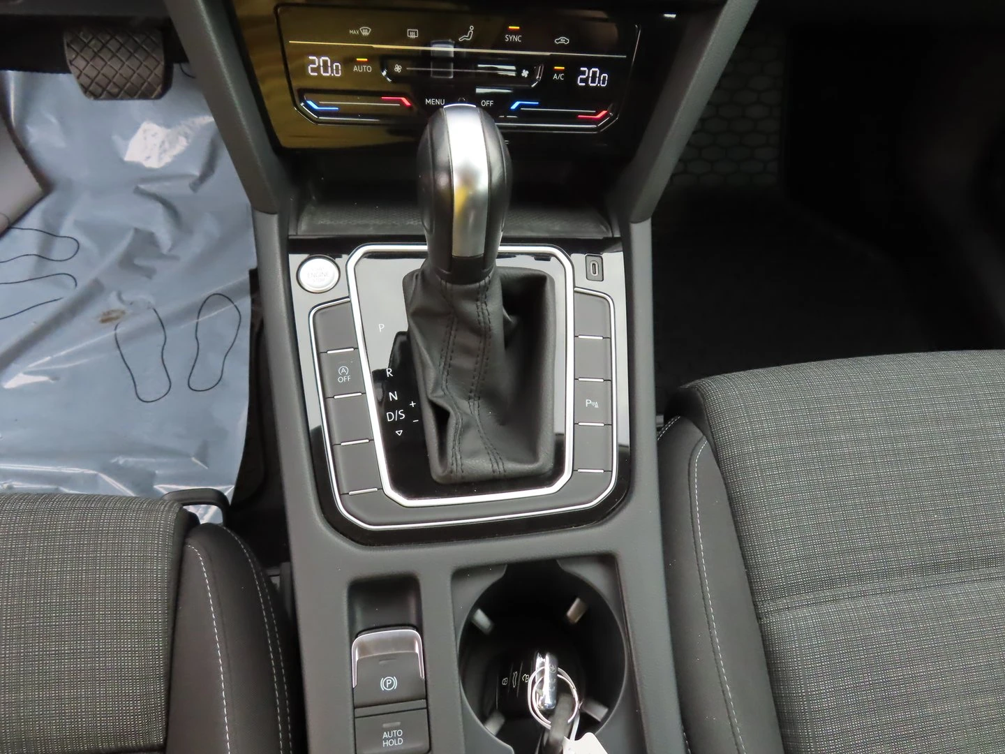 VW Passat Business 2.0 TDI SCR DSG - изображение 7