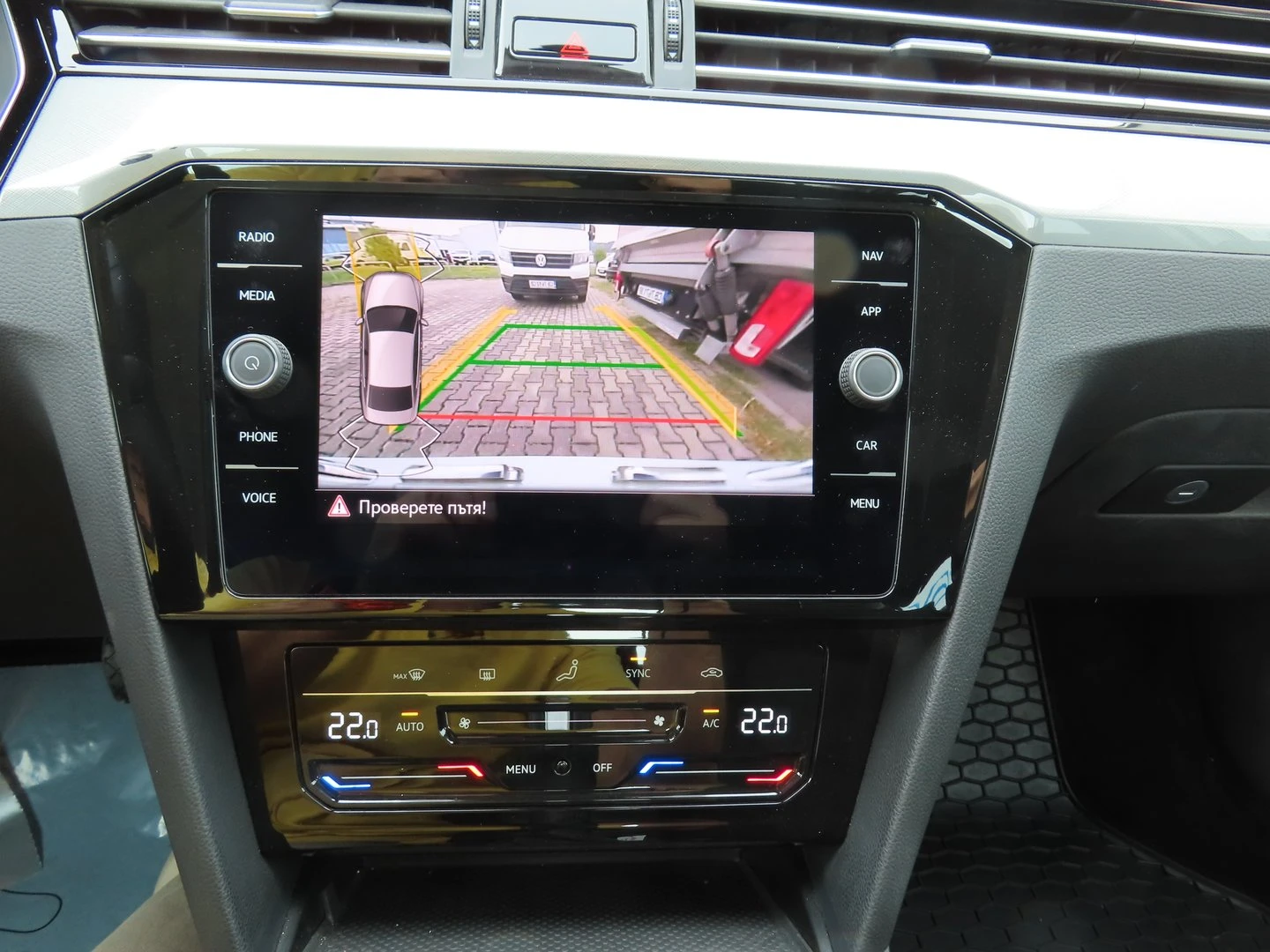 VW Passat Business 2.0 TDI SCR DSG - изображение 8