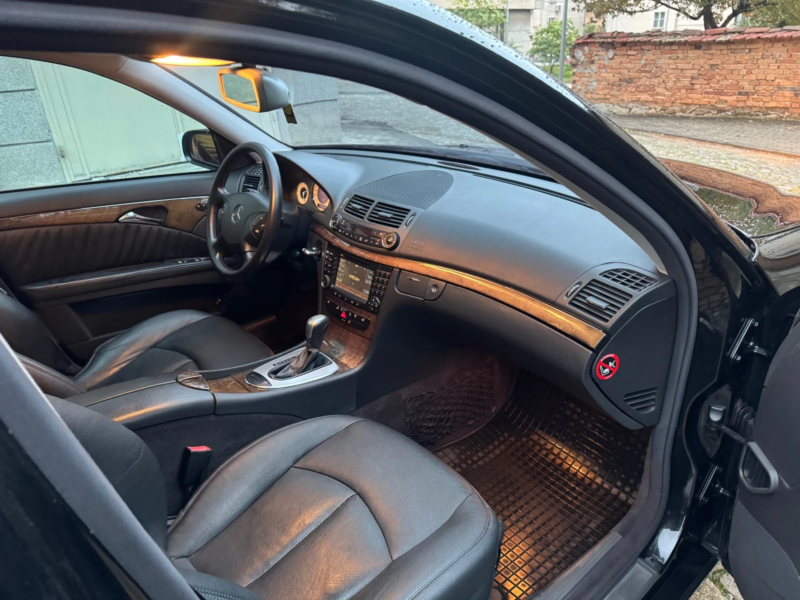 Mercedes-Benz E 320 CDI Avantgarde EURO 4 | Mobile.bg — изображение 12