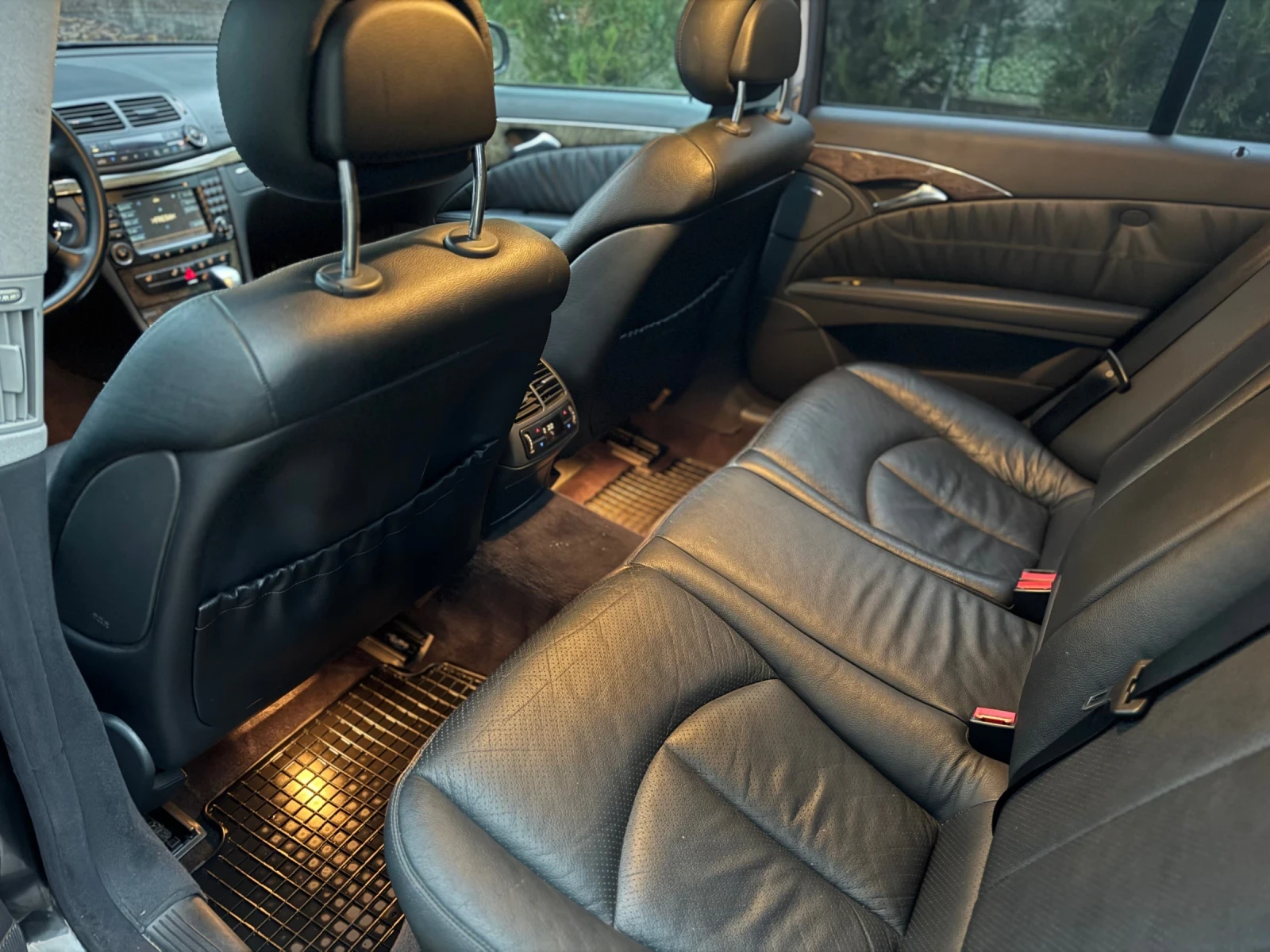 Mercedes-Benz E 320 CDI Avantgarde EURO 4 | Mobile.bg — изображение 9