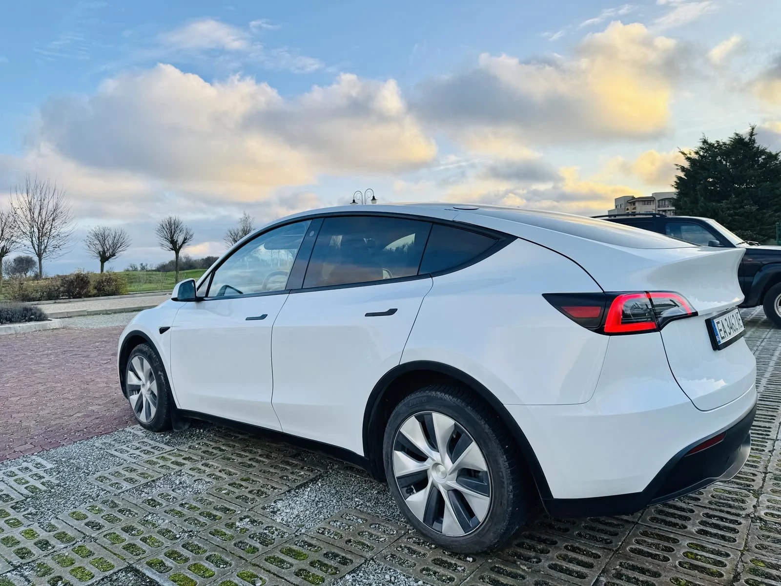 Tesla Model Y AWD Long Range Dual Motor 4х4  - изображение 4