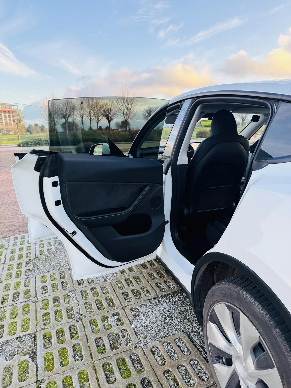 Tesla Model Y AWD Long Range Dual Motor 4х4  - изображение 10