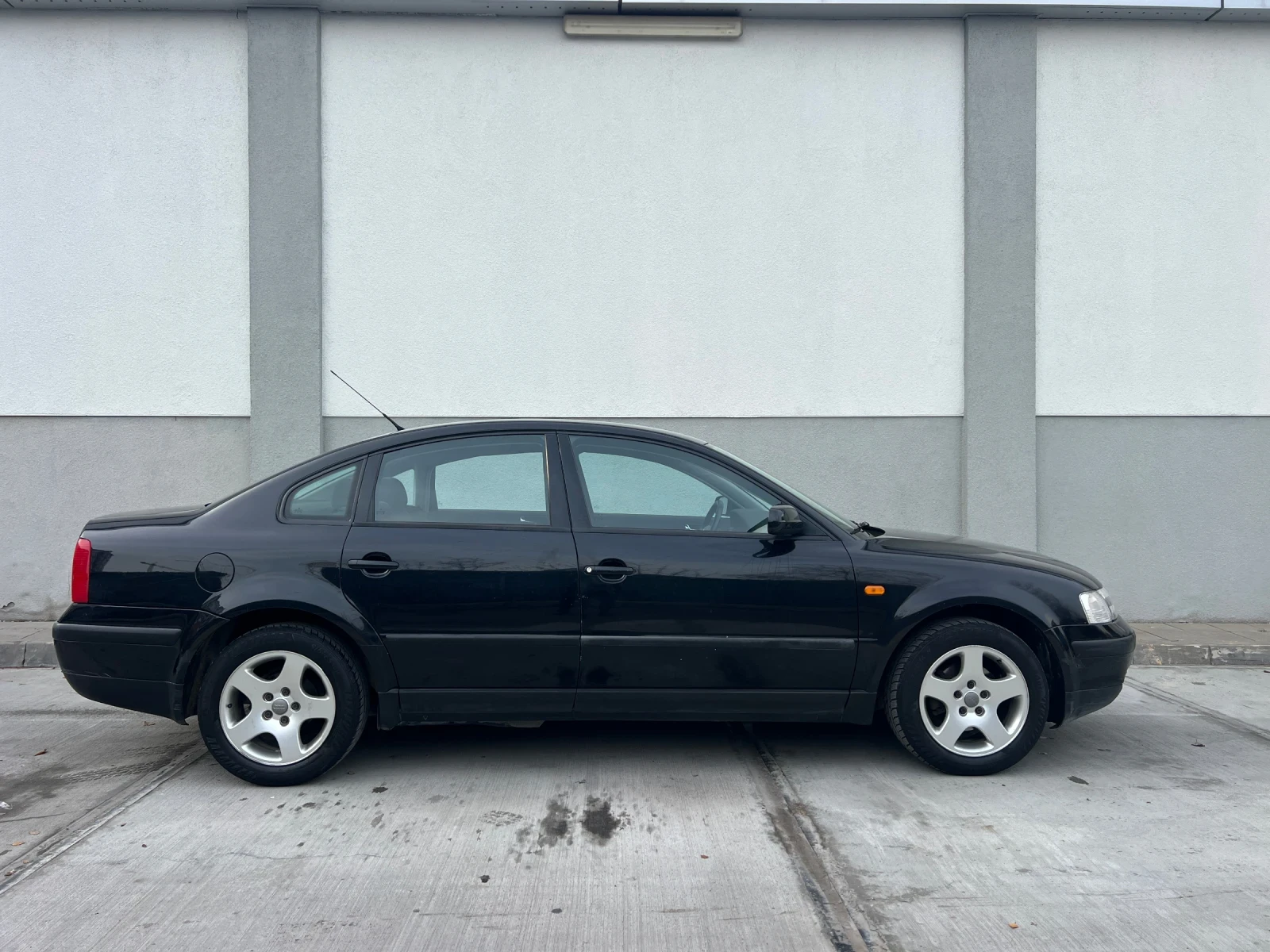 VW Passat 103842km !!!! ITALY !!!! 1.6i !!! | Mobile.bg   6