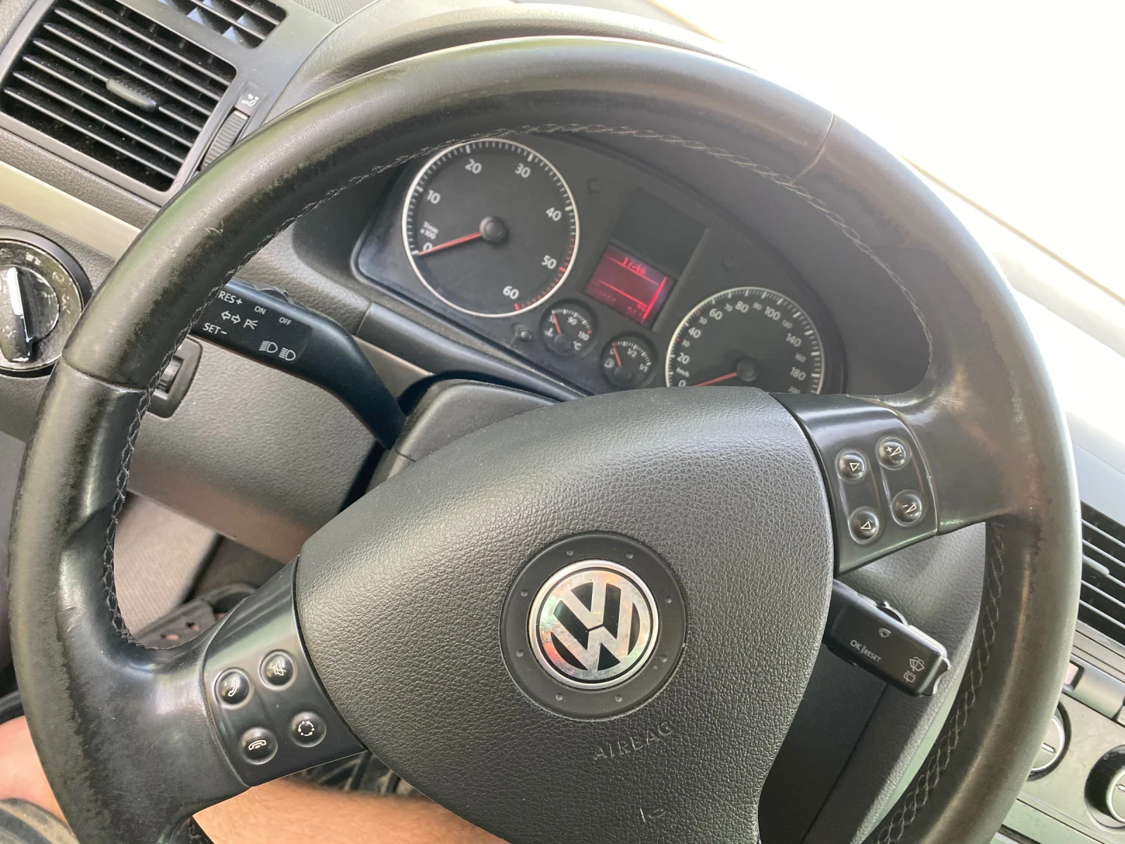 VW Touran 2.0 - изображение 5