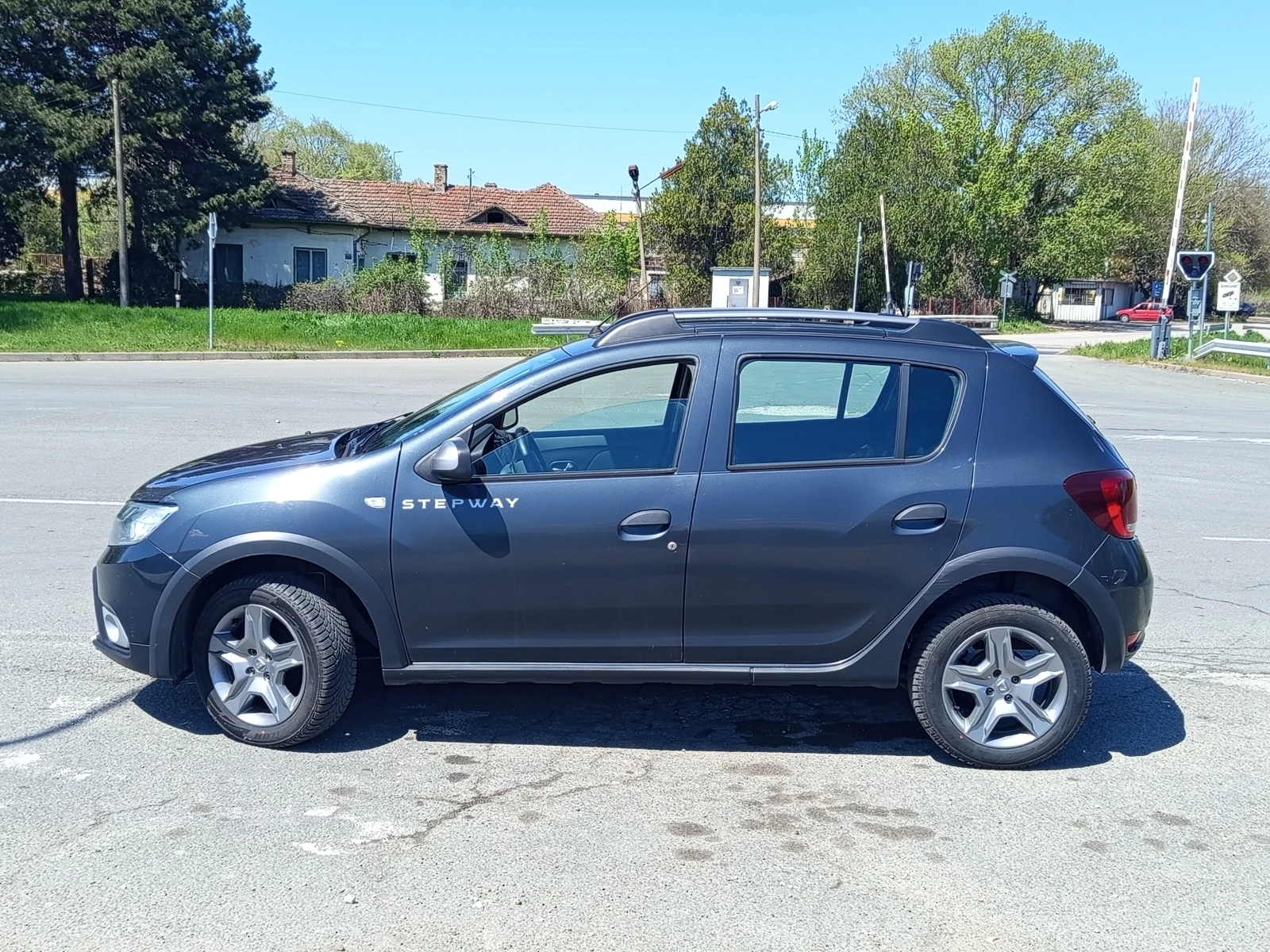 Dacia Sandero STEPWAY, снимка 9 - Автомобили и джипове - 54233236