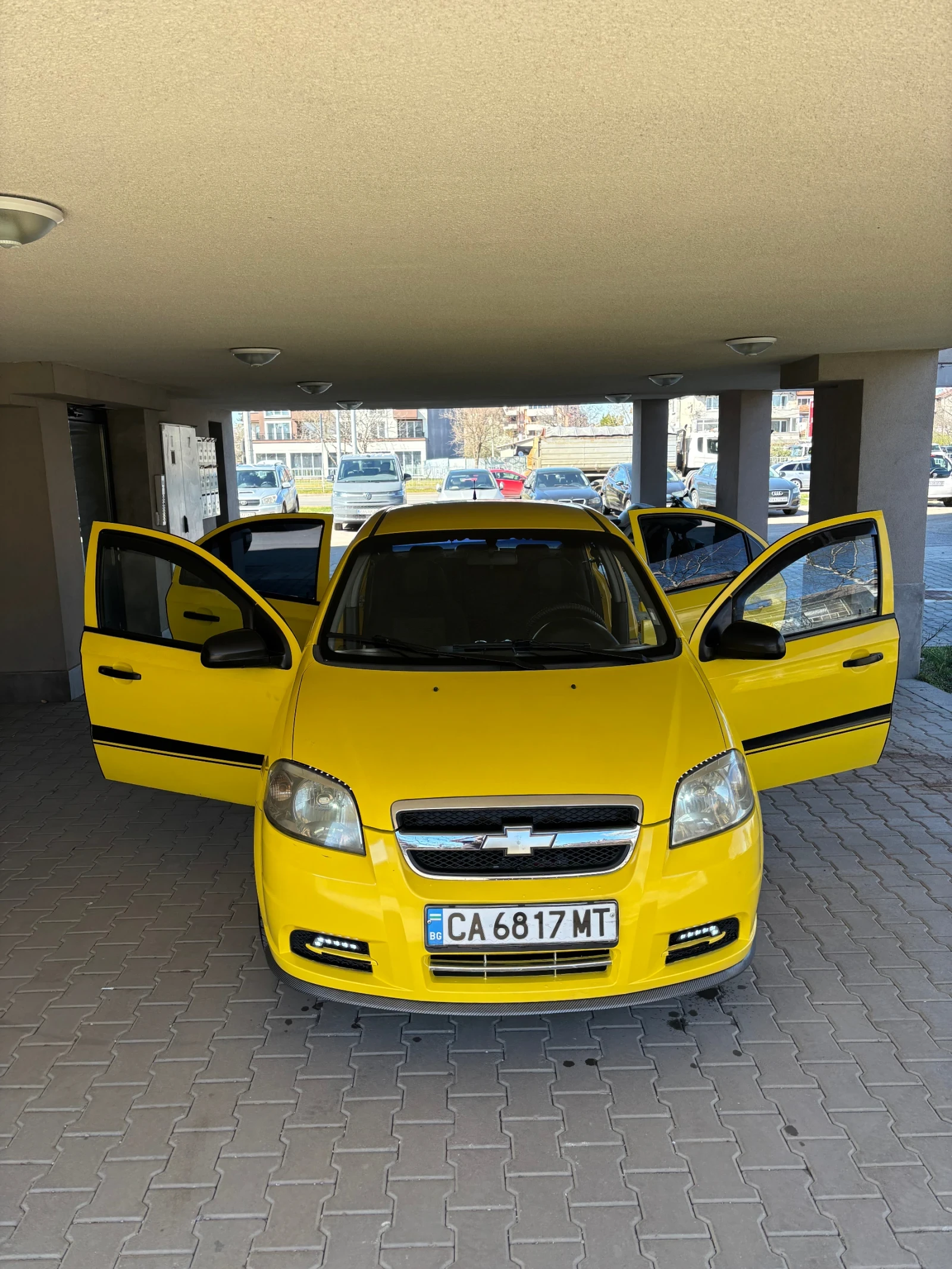 Chevrolet Aveo, снимка 11 - Автомобили и джипове - 54267728