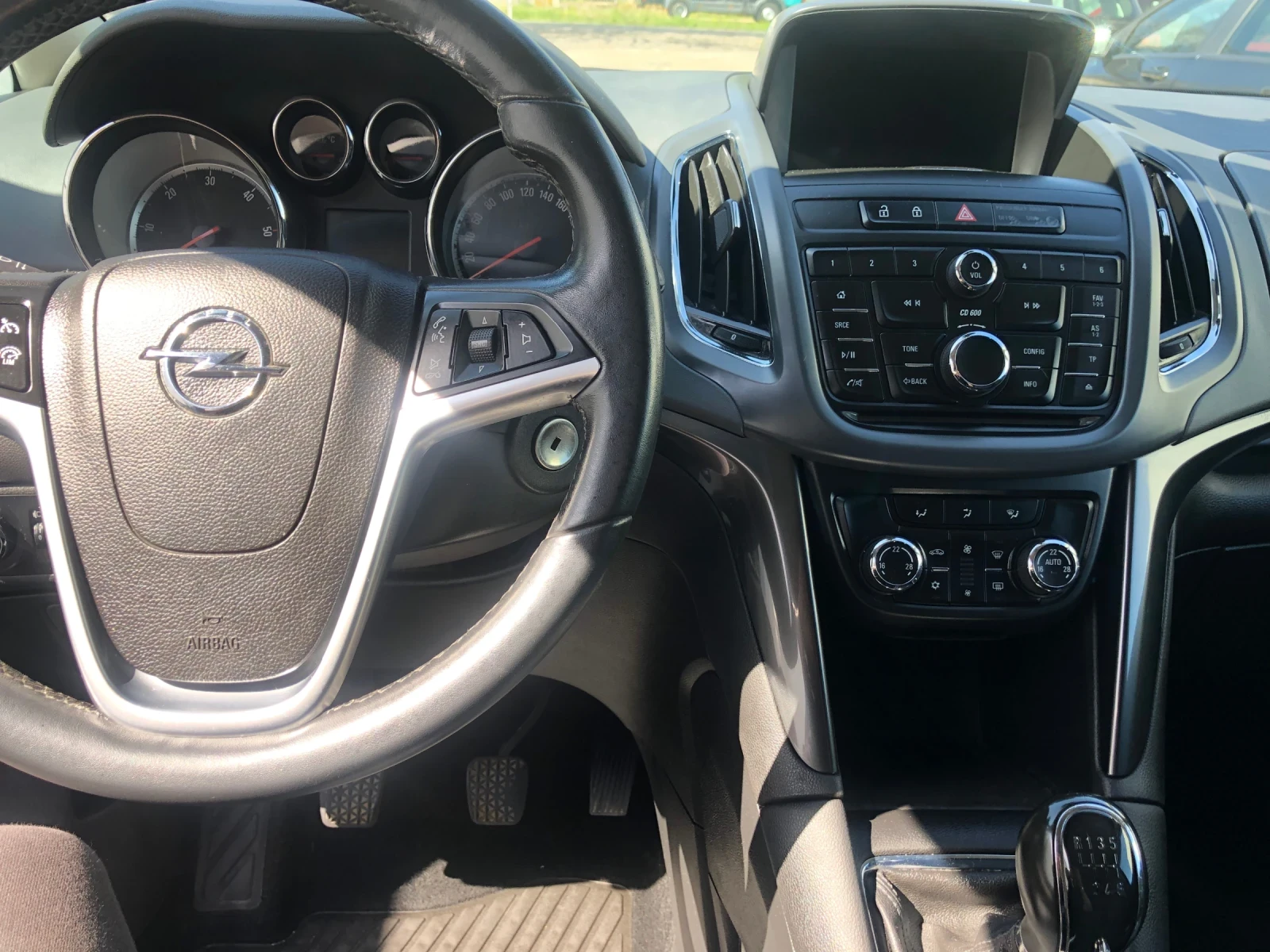 Opel Zafira 2.0 CDTI, снимка 6 - Автомобили и джипове - 54334765