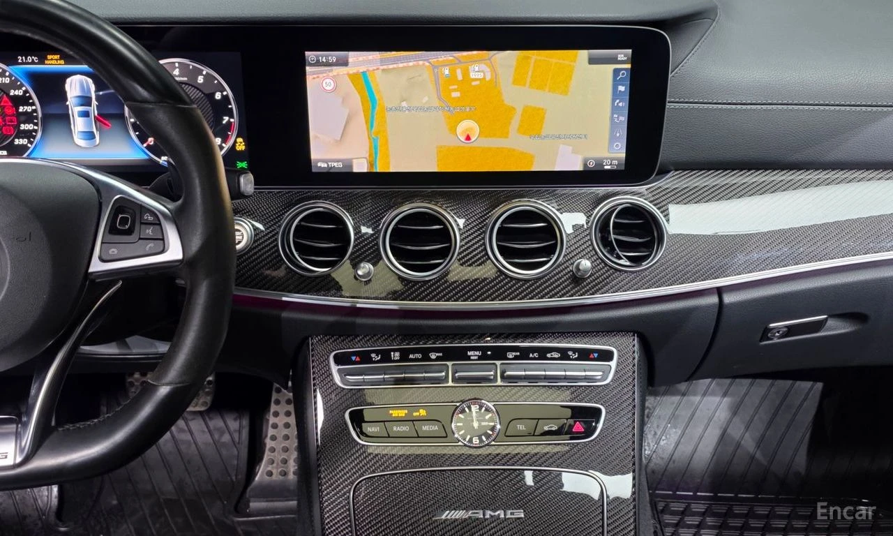 Mercedes-Benz E 63 AMG BURMESTER / 360 КАМЕРИ / PANO / ОБДУХВАНЕ/ HAED UP, снимка 13 - Автомобили и джипове - 54453674