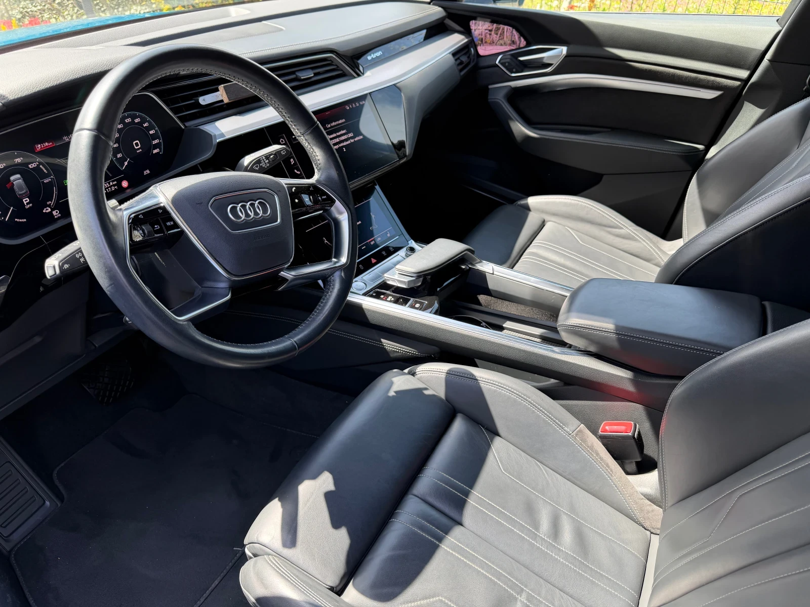 Audi E-Tron 55 Quattro реални 32000 км!, снимка 12 - Автомобили и джипове - 54542060