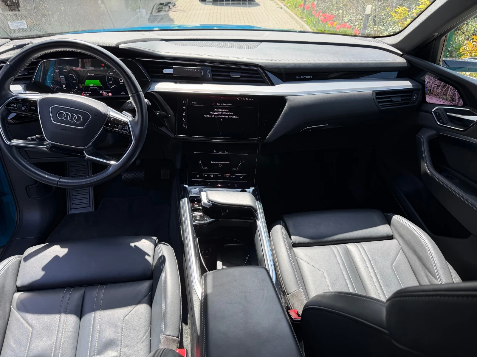 Audi E-Tron 55 Quattro реални 32000 км!, снимка 11 - Автомобили и джипове - 54542060
