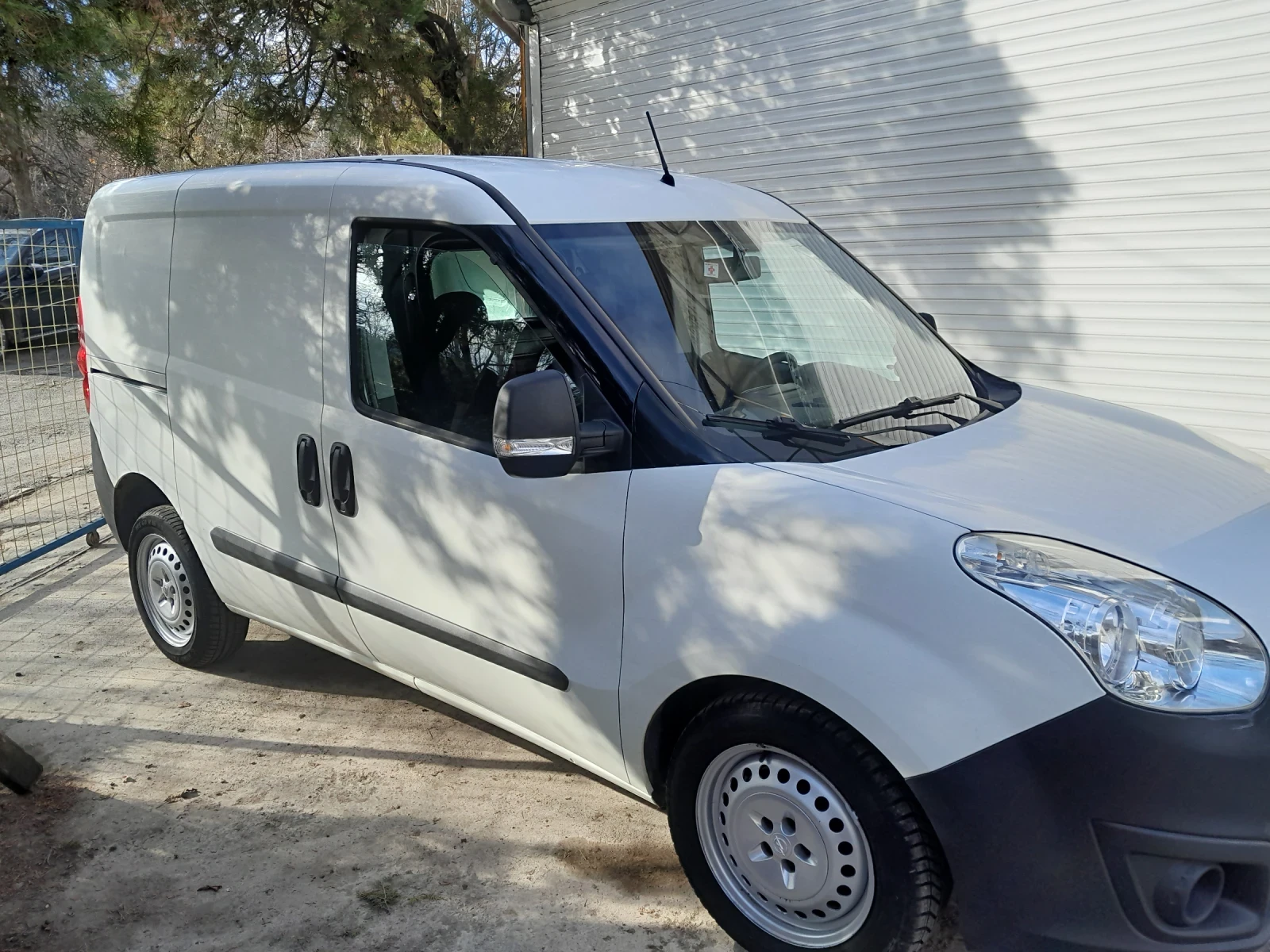 Opel Combo Товарен, снимка 2 - Автомобили и джипове - 54583172