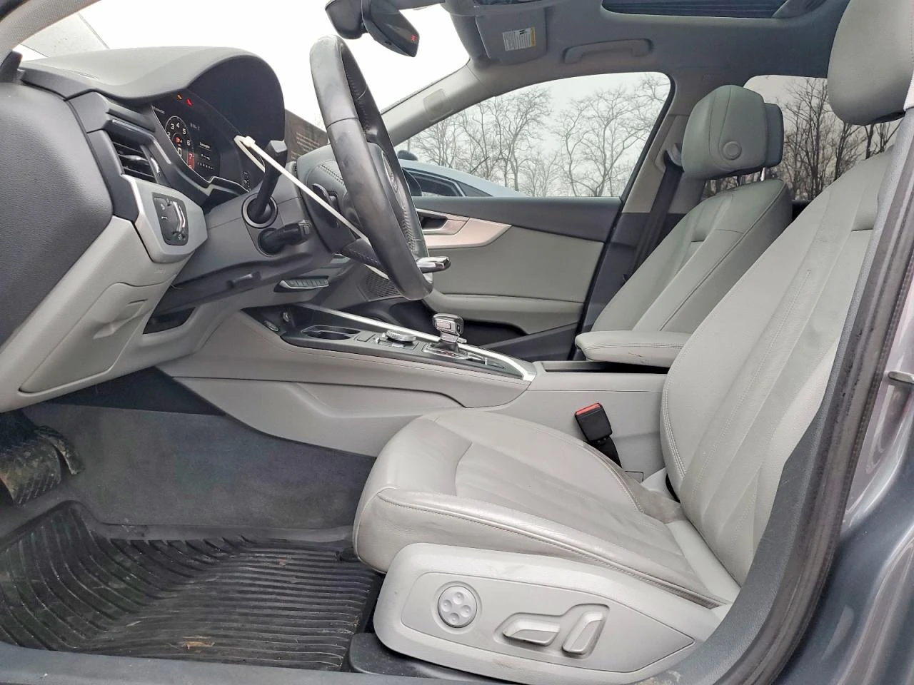 Audi A4 2.0l Premium Plus, снимка 7 - Автомобили и джипове - 54726307