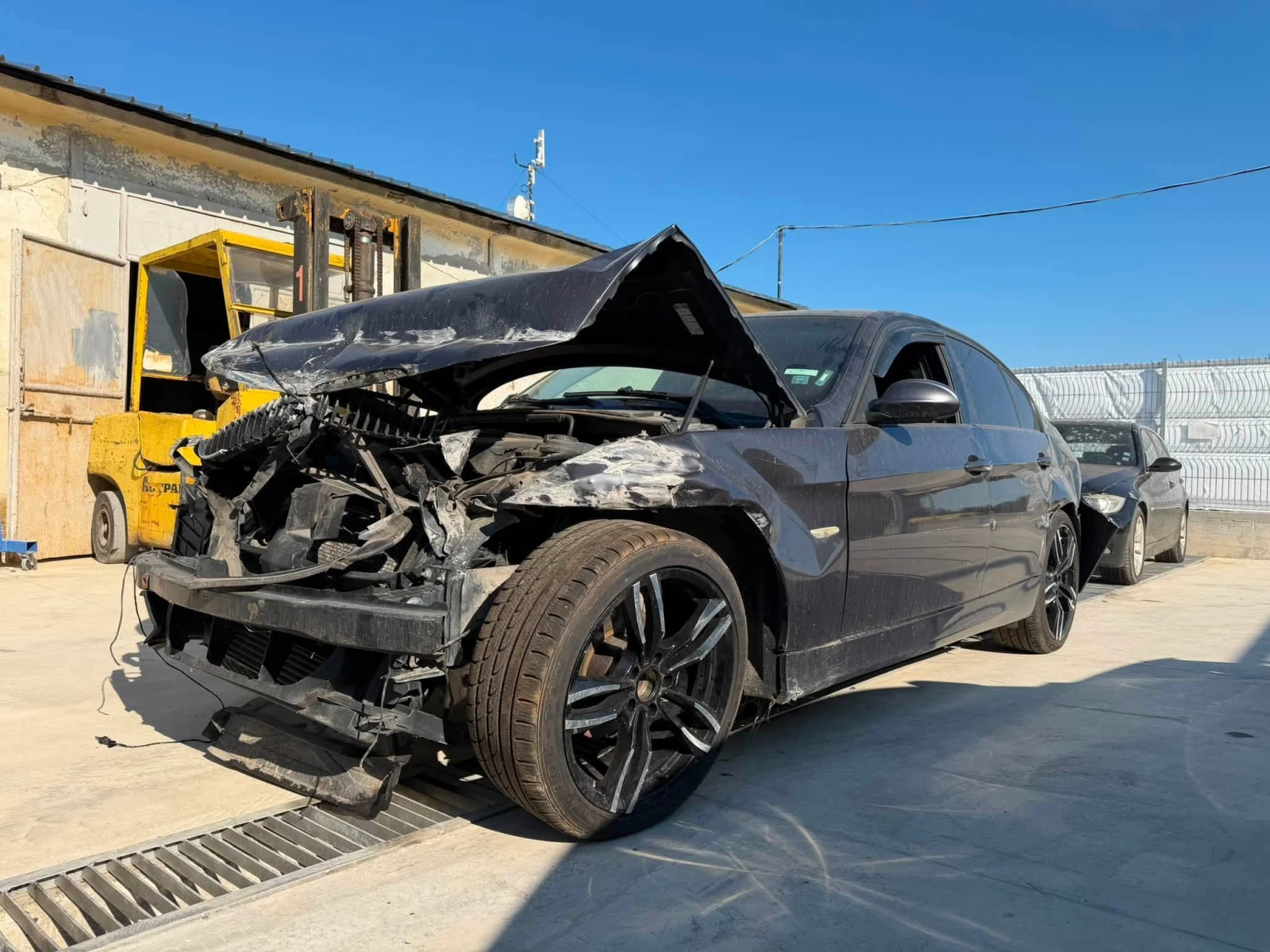 BMW 320, снимка 2 - Автомобили и джипове - 55831247