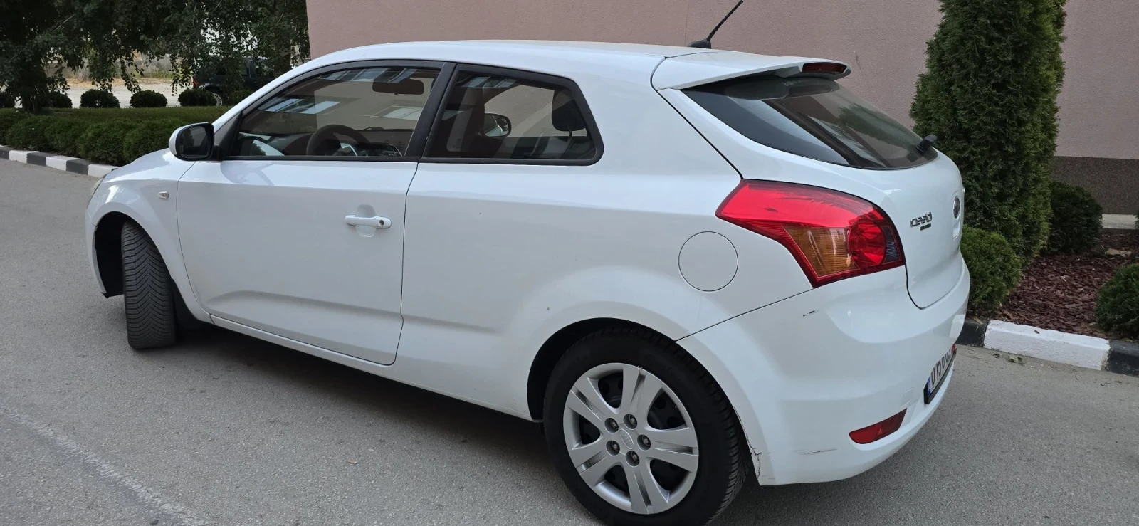 Kia Ceed 1.6d.6ск., снимка 3 - Автомобили и джипове - 56001634