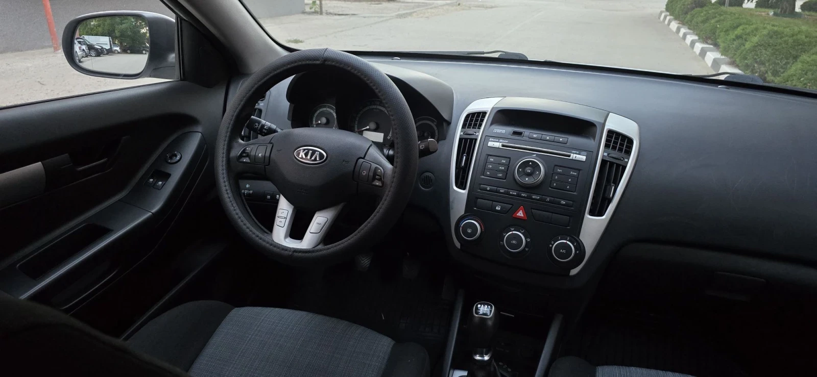Kia Ceed 1.6d.6ск., снимка 13 - Автомобили и джипове - 56001634