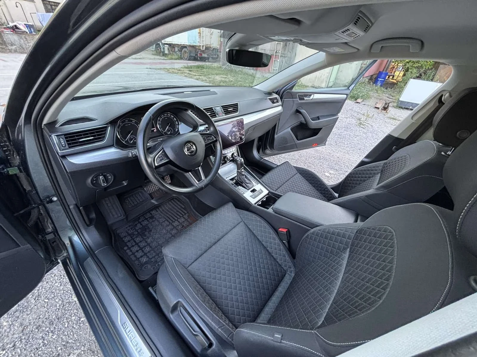 Skoda Superb, снимка 7 - Автомобили и джипове - 56276980