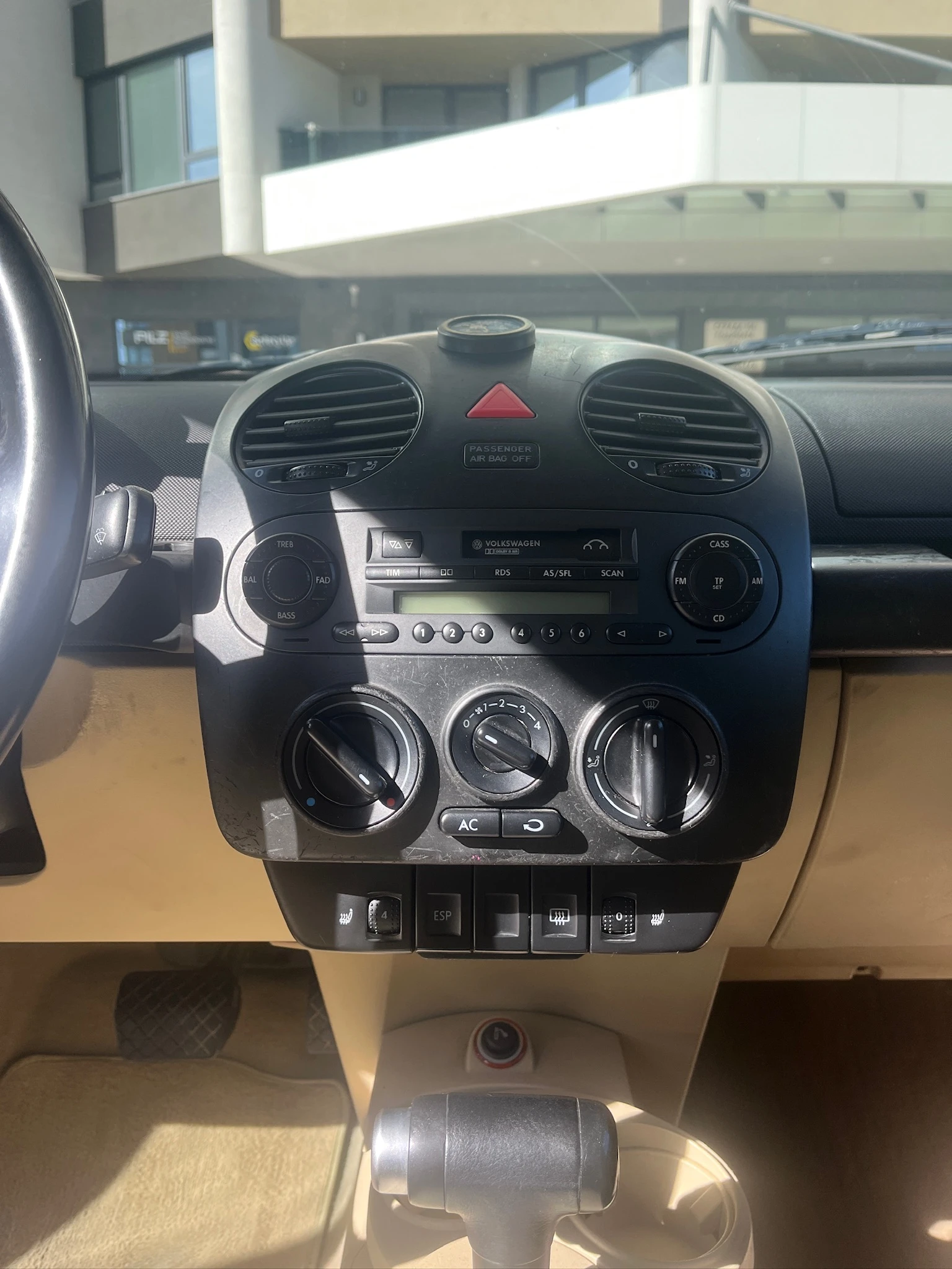 VW New beetle, снимка 11 - Автомобили и джипове - 56599777