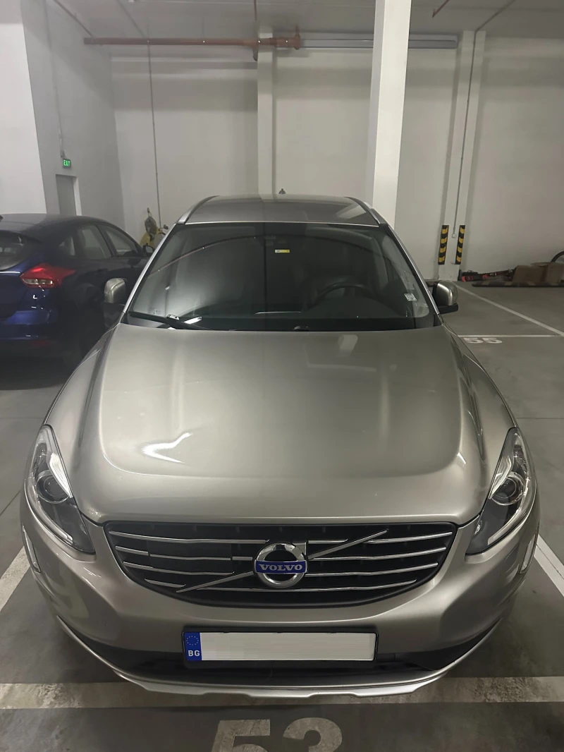 Volvo XC60 Facelift D5 AWD, снимка 11 - Автомобили и джипове - 47809538