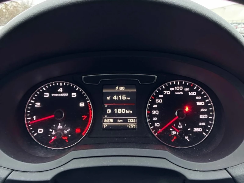 Audi Q3 * Progressiv * CARFAX * БЕЗ ПЪРВОНАЧАЛНА ВНОСКА, снимка 8 - Автомобили и джипове - 53057217