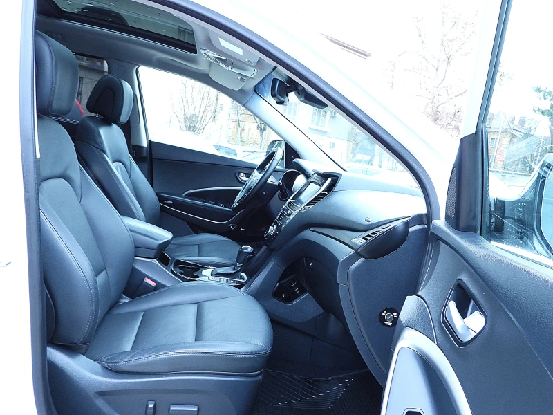 Hyundai Santa fe 2.2ШВЕЙЦАРИЯ-7МЕСТА/ДИСТРОНИК/КОЖА/НАВИ/LANE ASSIS, снимка 14 - Автомобили и джипове - 53433372