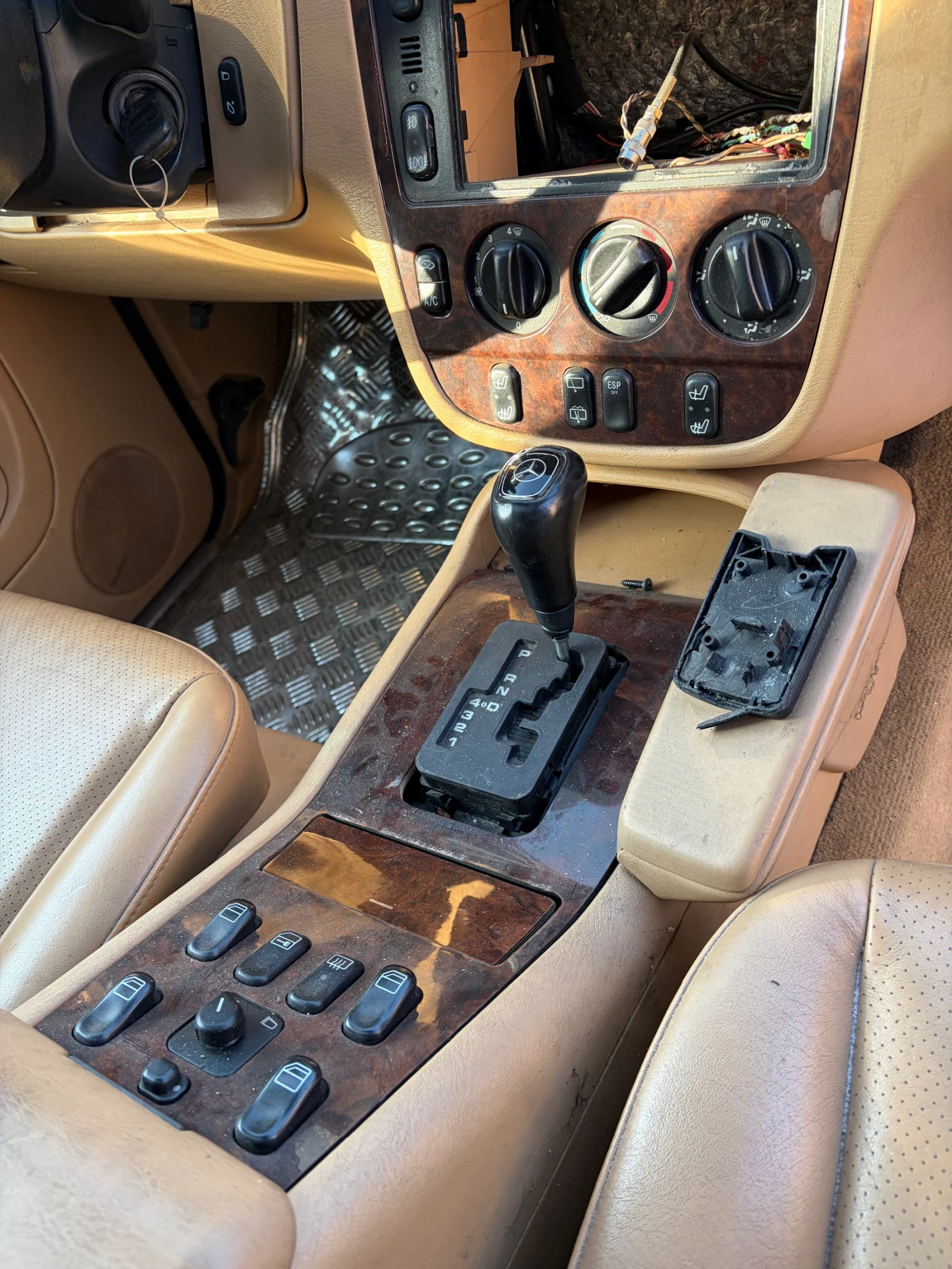 Mercedes-Benz ML 320, снимка 14 - Автомобили и джипове - 37646993