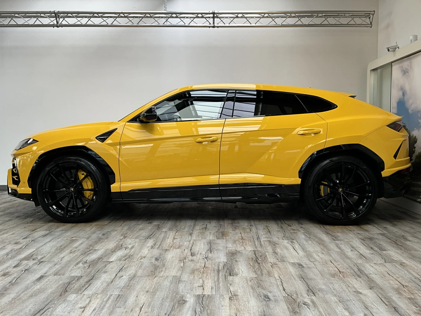 Lamborghini Urus ADAS 23Zoll Panorama B&O Keramik - изображение 3