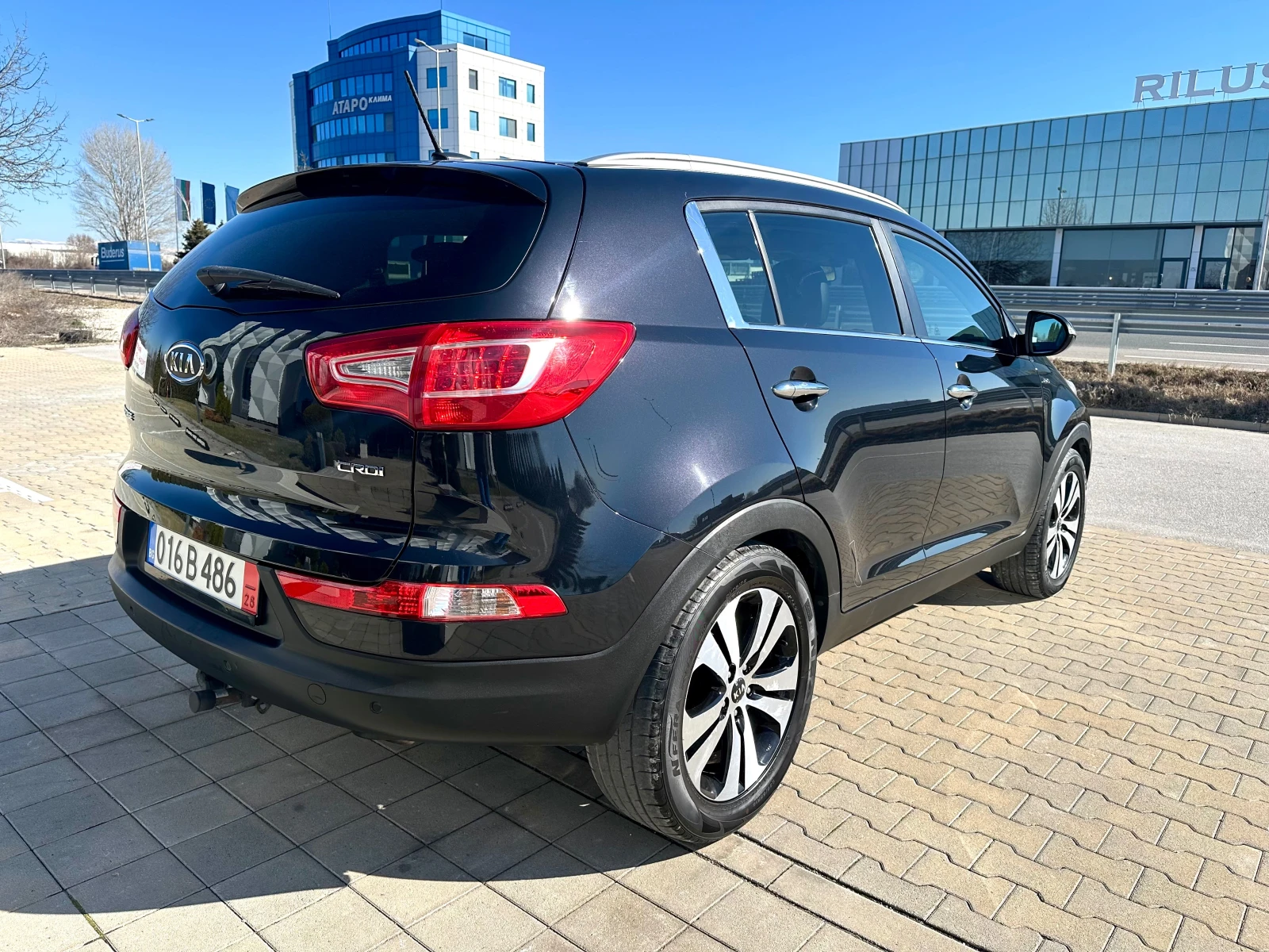 Kia Sportage 2.0crdi 4* 4 автомат панорама кожа - изображение 7