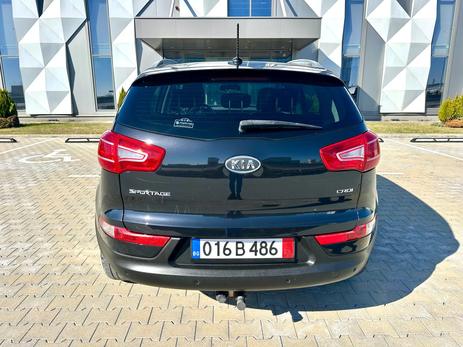 Kia Sportage 2.0crdi 4* 4 автомат панорама кожа - изображение 6