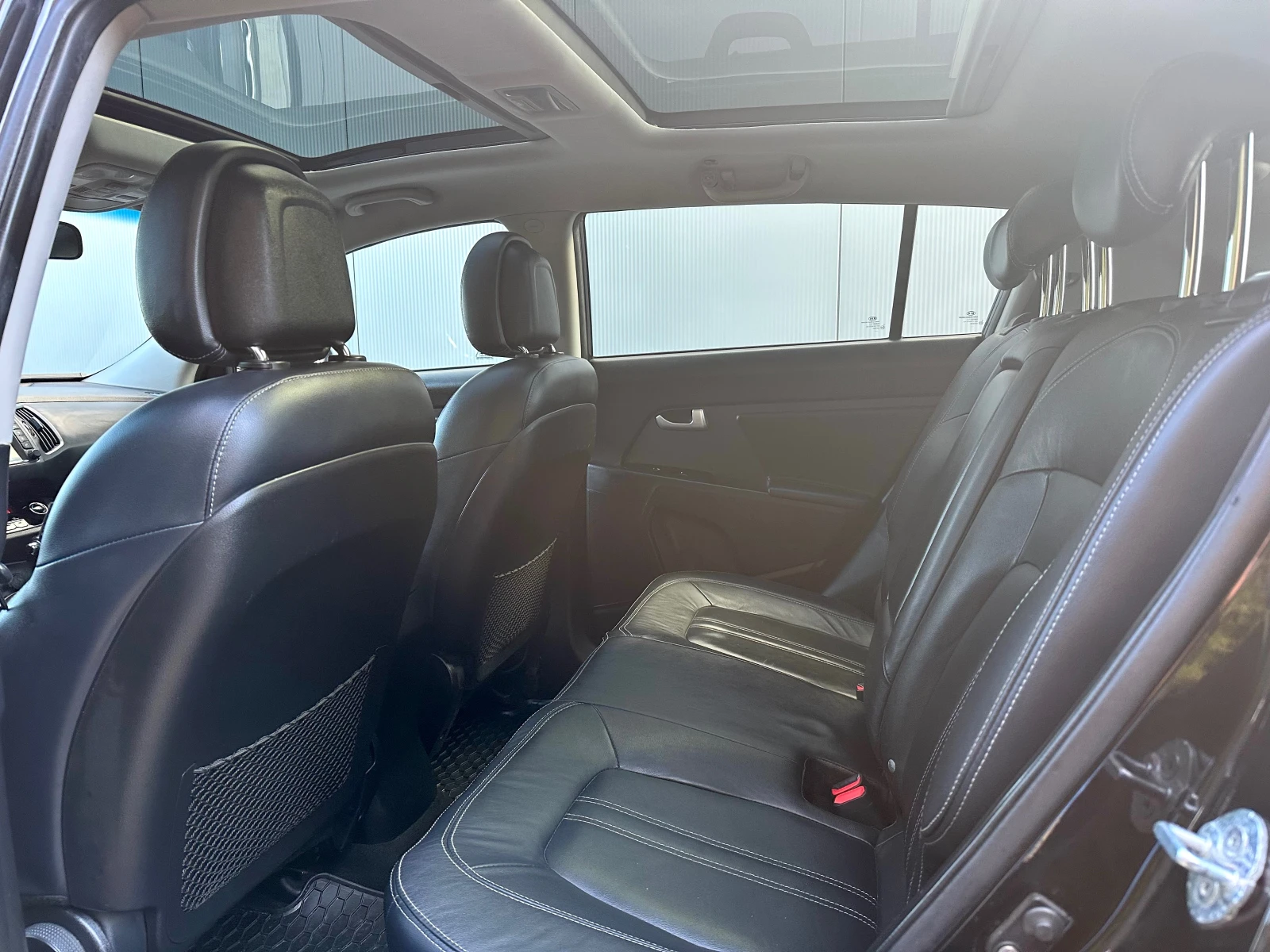 Kia Sportage 2.0crdi 4* 4 автомат панорама кожа - изображение 10