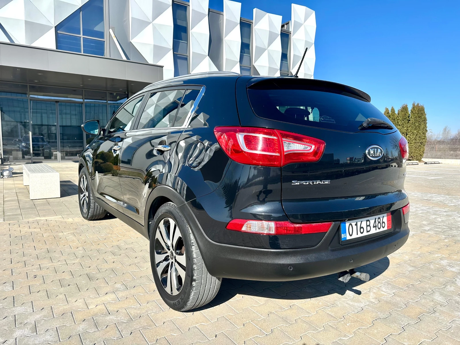 Kia Sportage 2.0crdi 4* 4 автомат панорама кожа - изображение 5