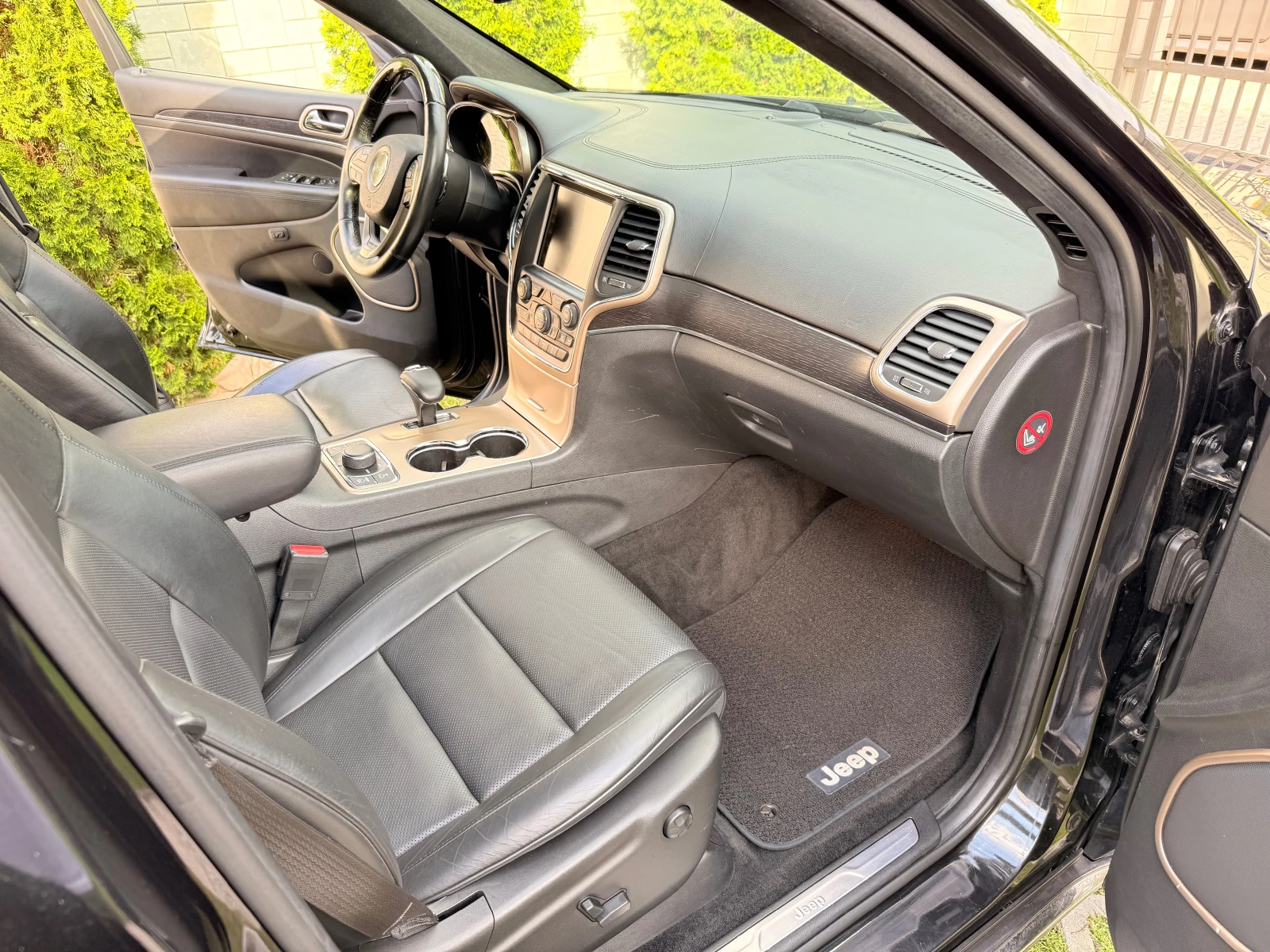 Jeep Grand cherokee 3.0CRD* Summit* Монитори* FULL - изображение 9