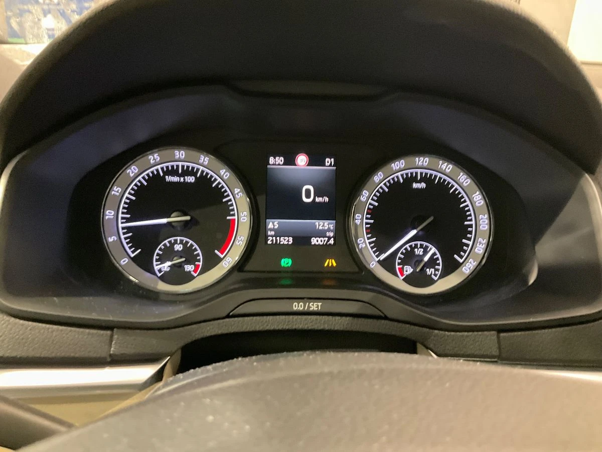 Skoda Karoq 2.0 TDI Style 4x4 //  | Mobile.bg   14