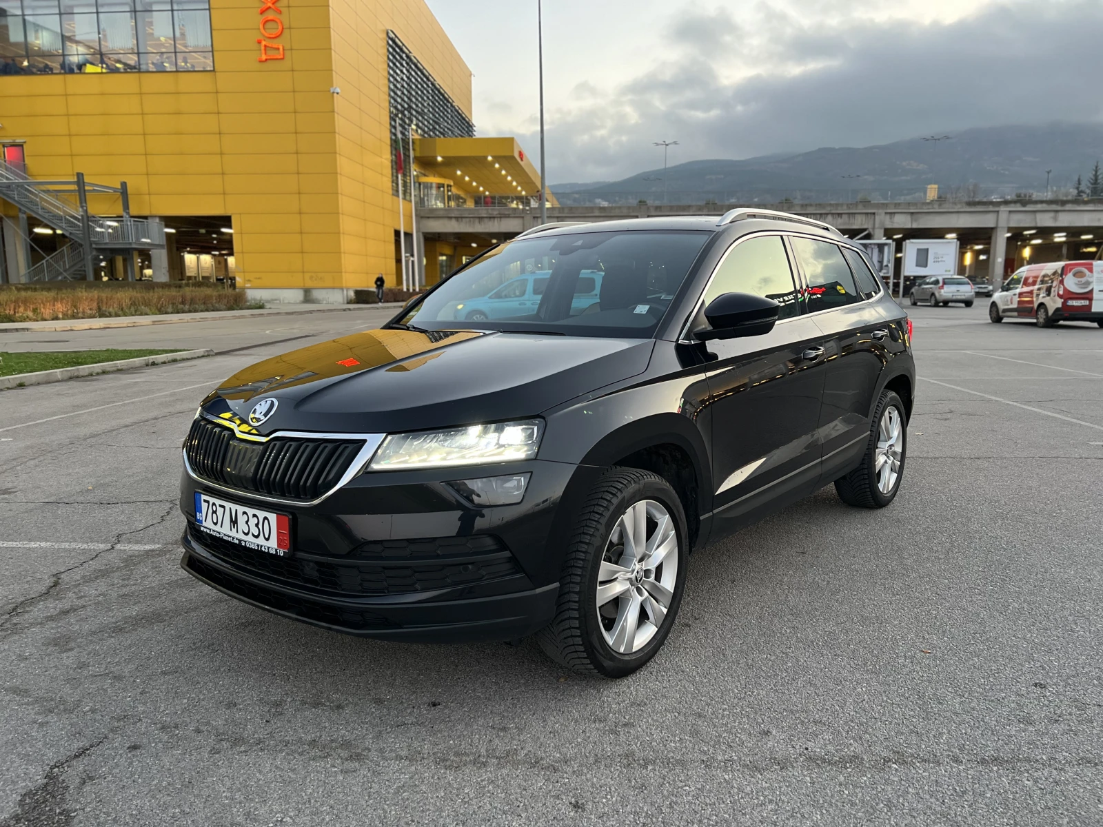 Skoda Karoq 2.0-TDI Style 4x4 * /Keyless/ACC*  | Mobile.bg   2