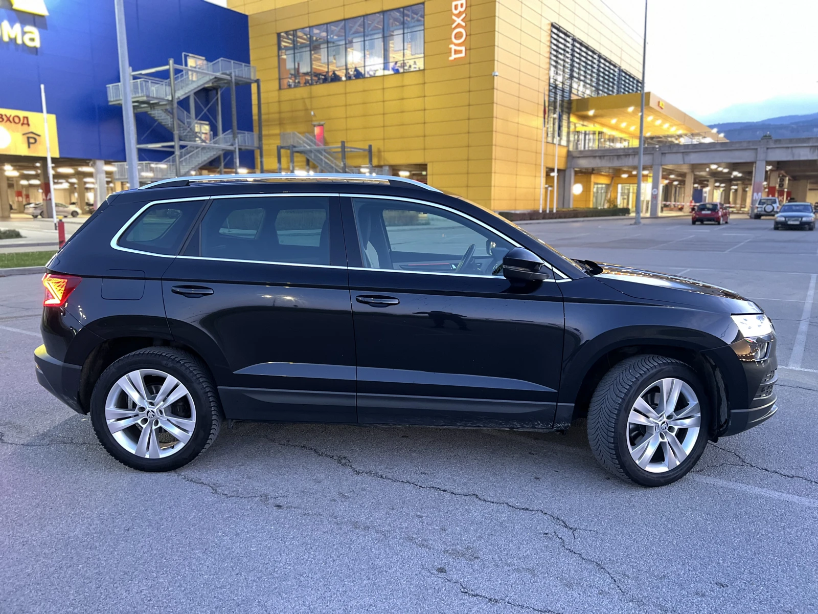 Skoda Karoq 2.0-TDI Style 4x4 * /Keyless/ACC*  | Mobile.bg   7