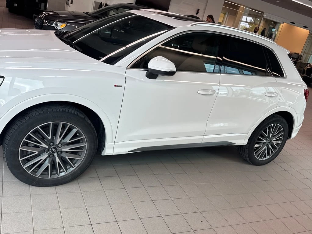 Audi Q3 * Progressiv * CARFAX * БЕЗ ПЪРВОНАЧАЛНА ВНОСКА - изображение 2