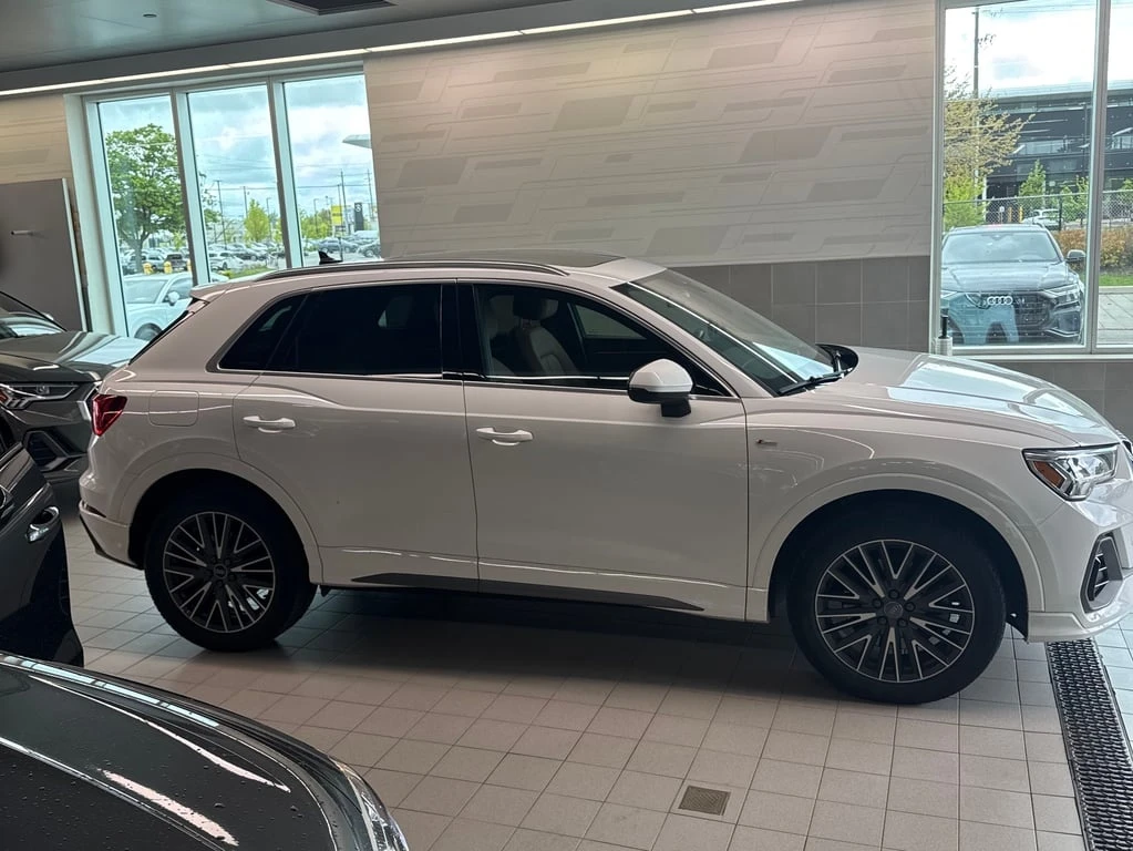 Audi Q3 * Progressiv * CARFAX * БЕЗ ПЪРВОНАЧАЛНА ВНОСКА - изображение 3