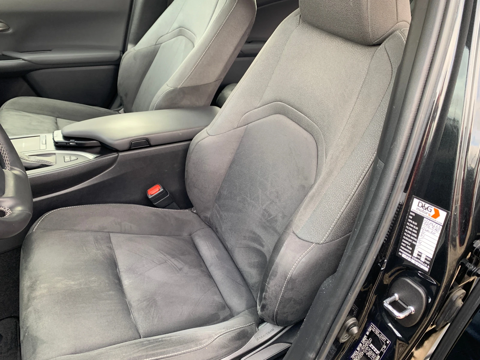 Lexus UX 250-Hybrid, снимка 13 - Автомобили и джипове - 53948067