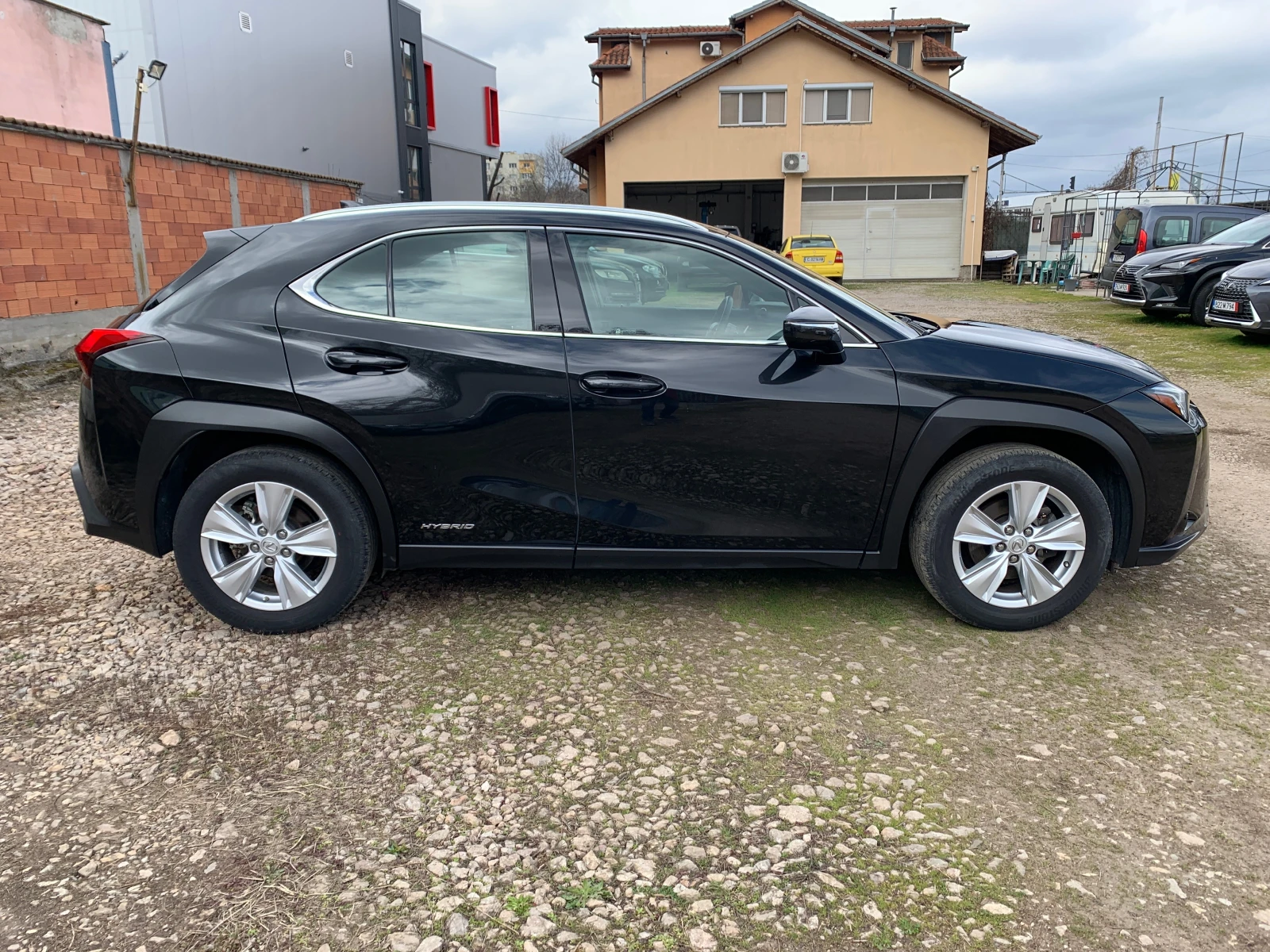 Lexus UX 250-Hybrid, снимка 4 - Автомобили и джипове - 53948067