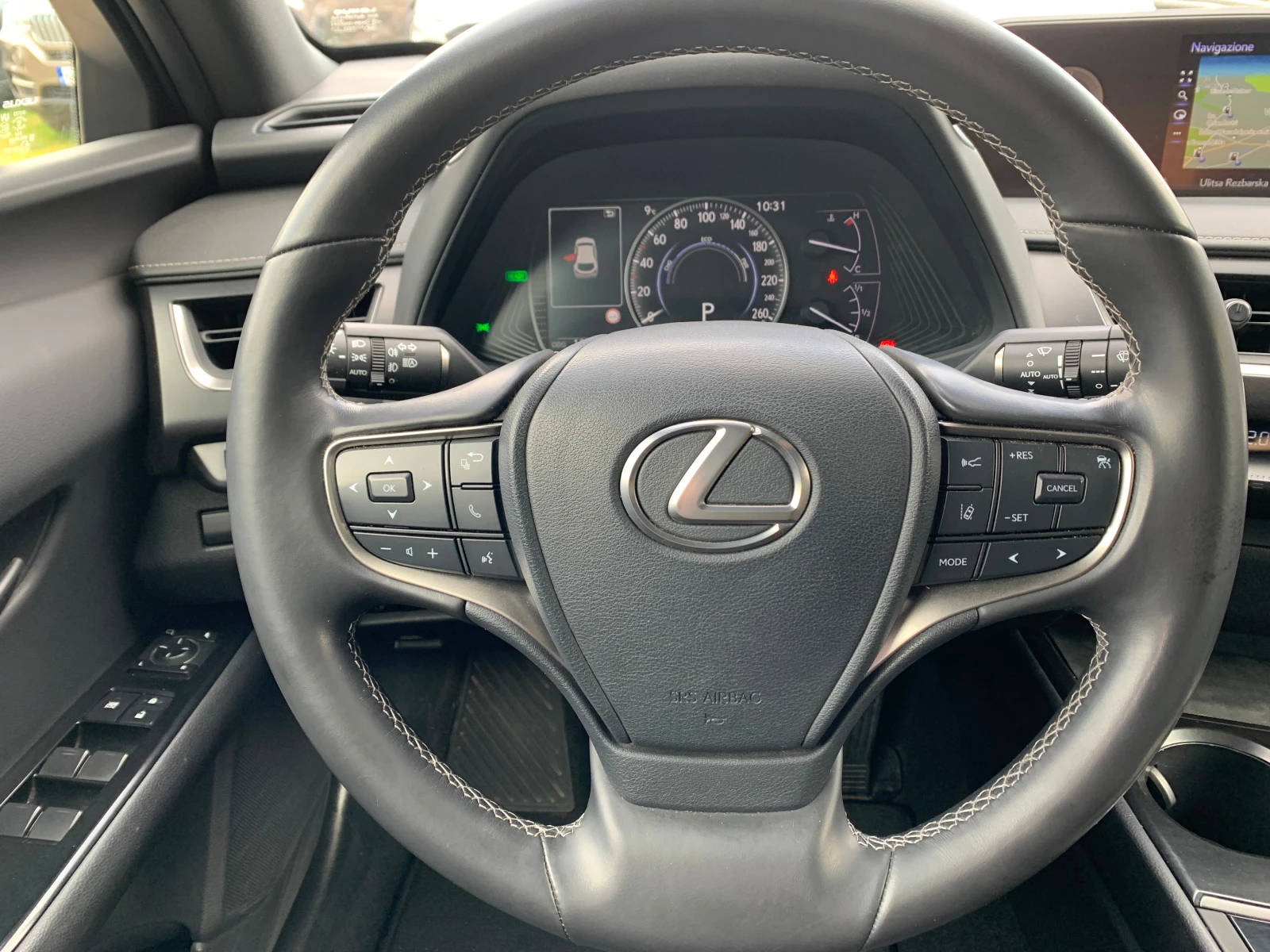 Lexus UX 250-Hybrid, снимка 10 - Автомобили и джипове - 53948067